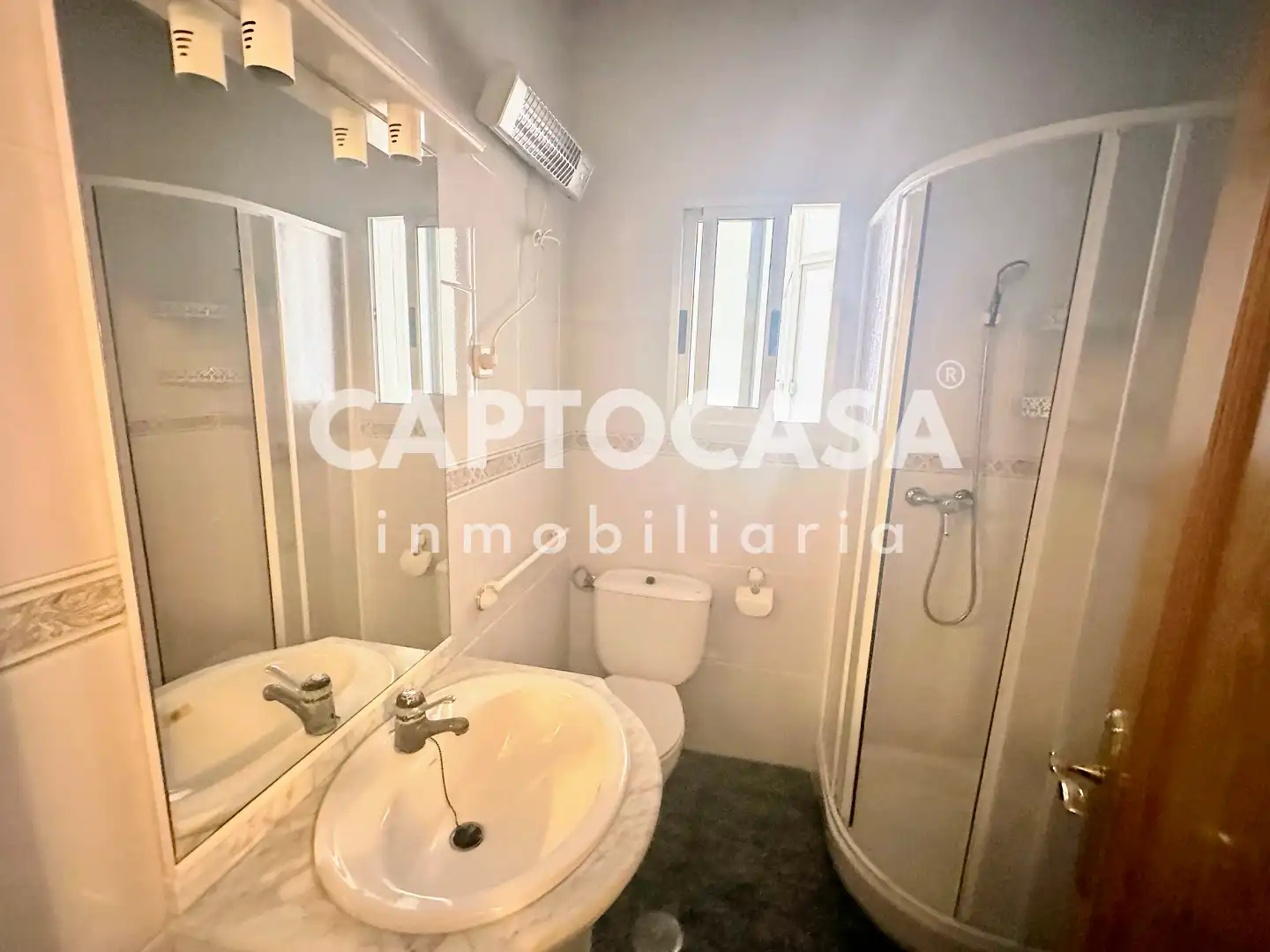 Bathroom of Flat for sale in Cartagena  with Air Conditioner and Terrace