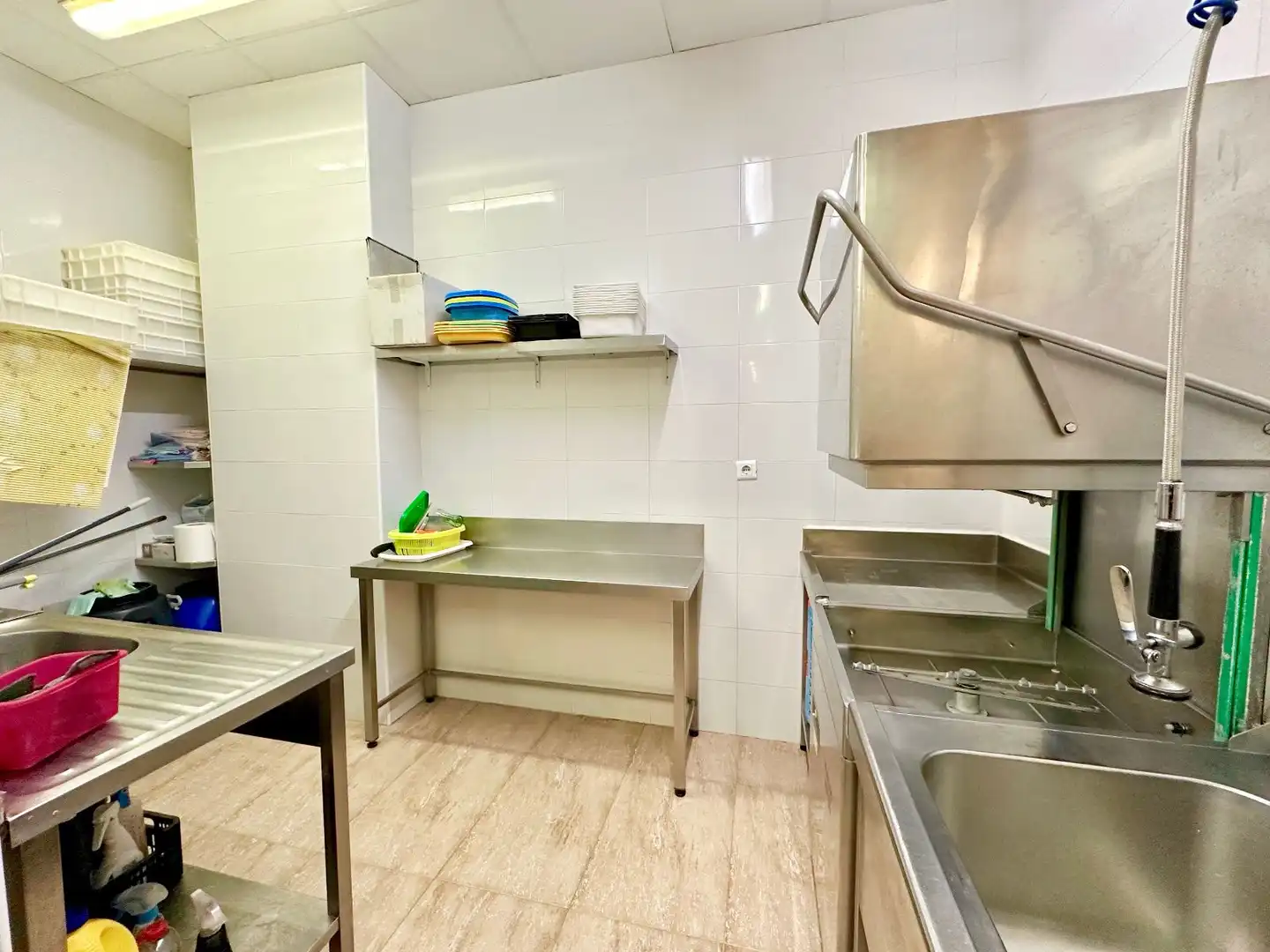 Local en venta en Corts Valencianes, Piscinas
