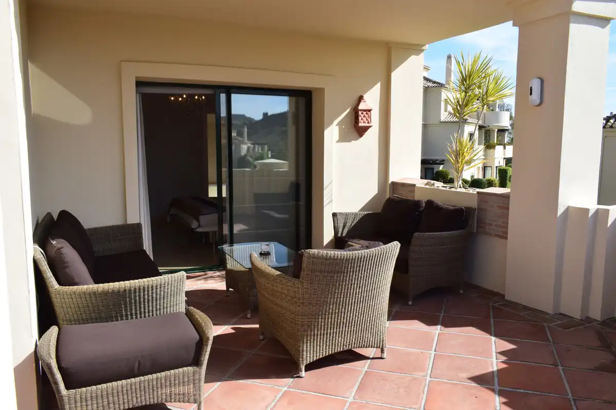 Terrasse von Wohnungen zur Miete in Benahavís mit Klimaanlage, Möbliert und Fernseher