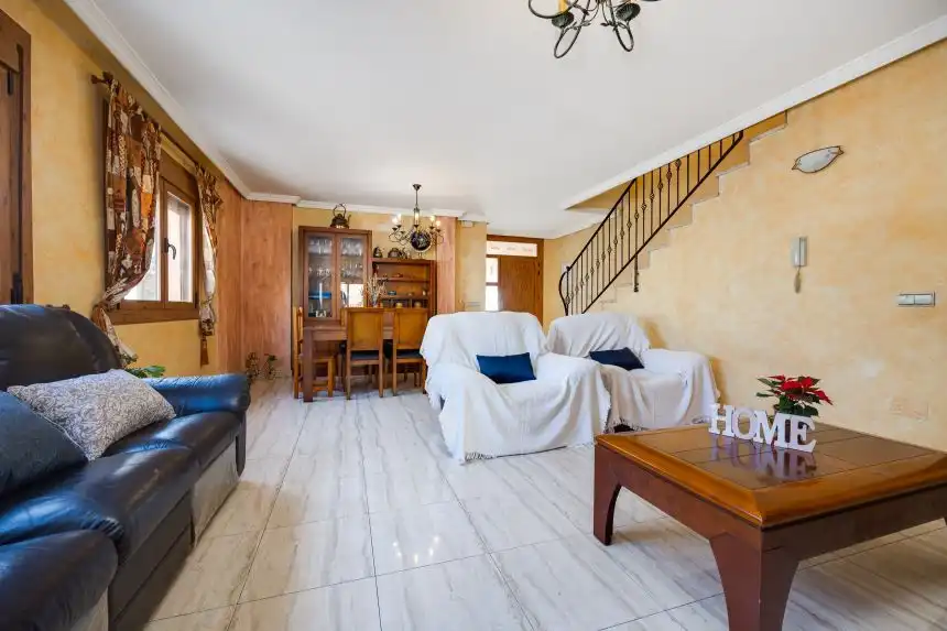 Sala de estar de Casa adosada en venta en Rojales con Aire acondicionado, Terraza y Amueblado
