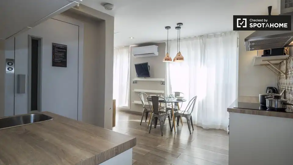 Flat with terrace to rent in Ciutat Vella, imagen 6