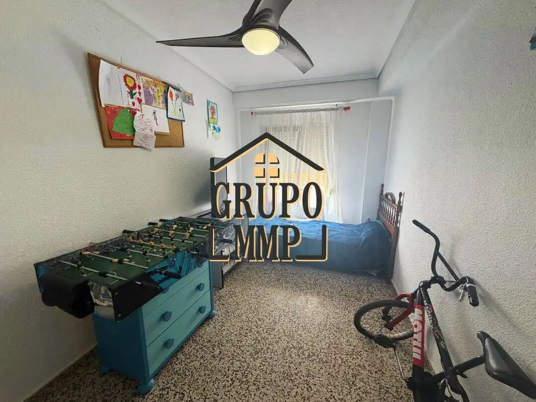 Habitación de Piso en venta en Castellón de la Plana / Castelló de la Plana con Aire acondicionado, Calefacción y Amueblado
