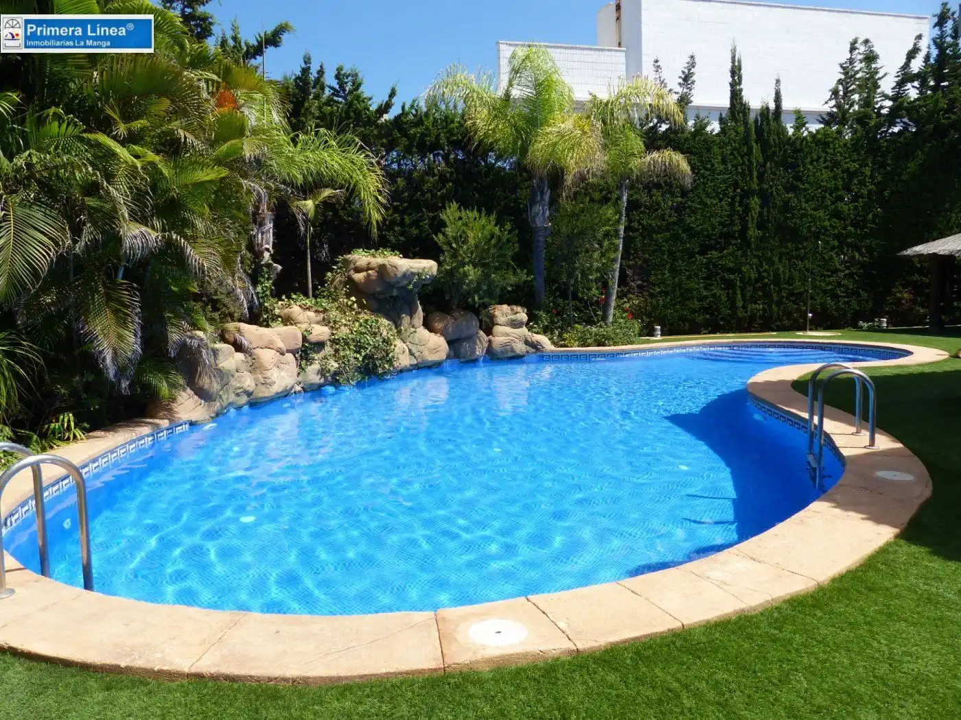 Piscina de Casa o chalet en venta en La Manga del Mar Menor con Jardín privado, Terraza y Trastero