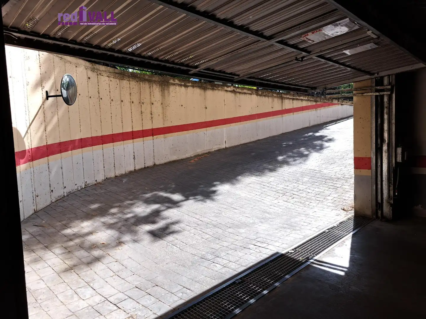 Exterior view of Garage for sale in Valladolid