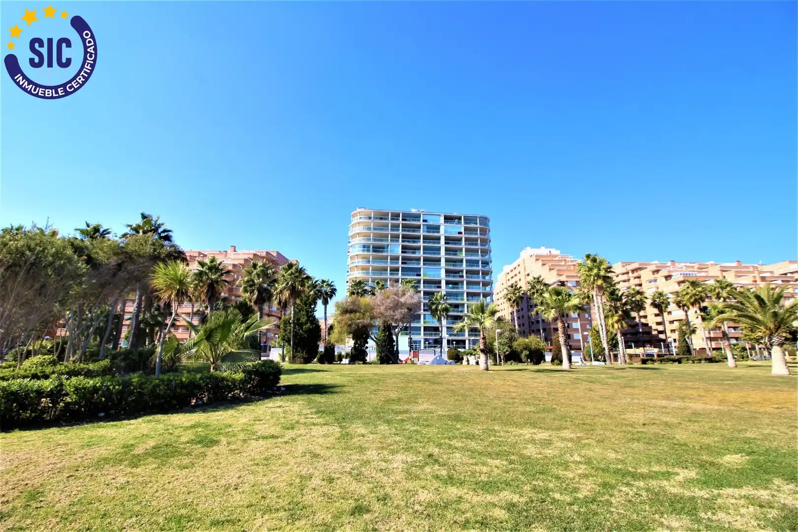 Vista exterior de Apartament en venda en Oropesa del Mar / Orpesa amb Aire condicionat, Jardí privat i Terrassa