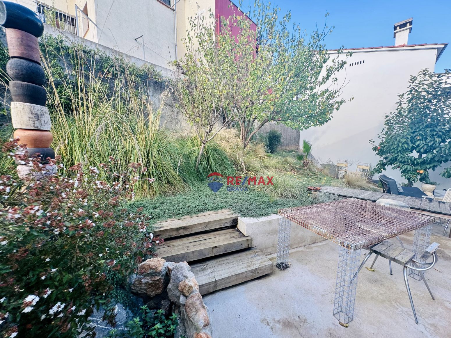 Jardí de Edifici en venda en Girona Capital