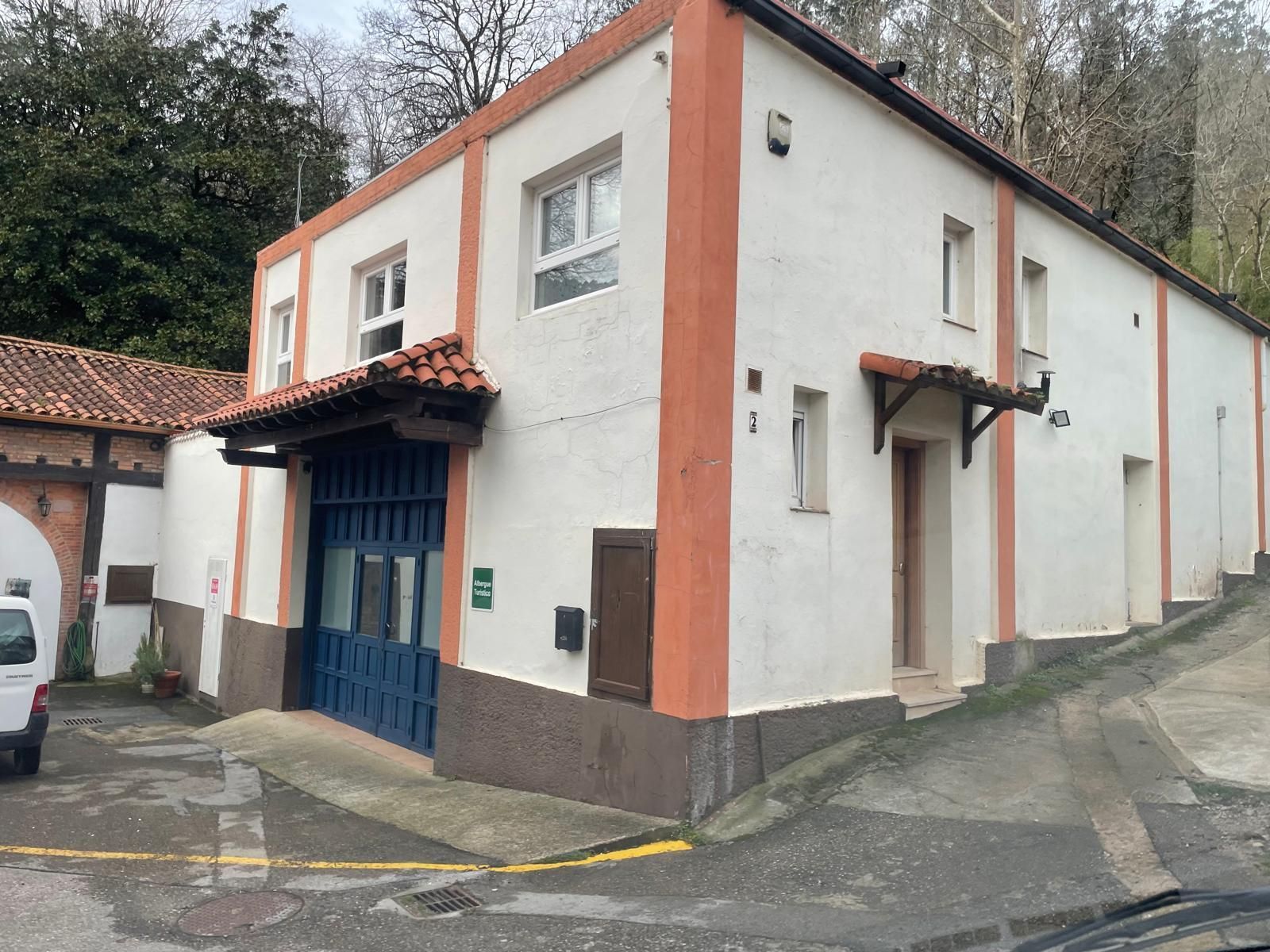 Vista exterior de Casa o xalet en venda en Puente Viesgo amb Calefacció, Traster i Moblat