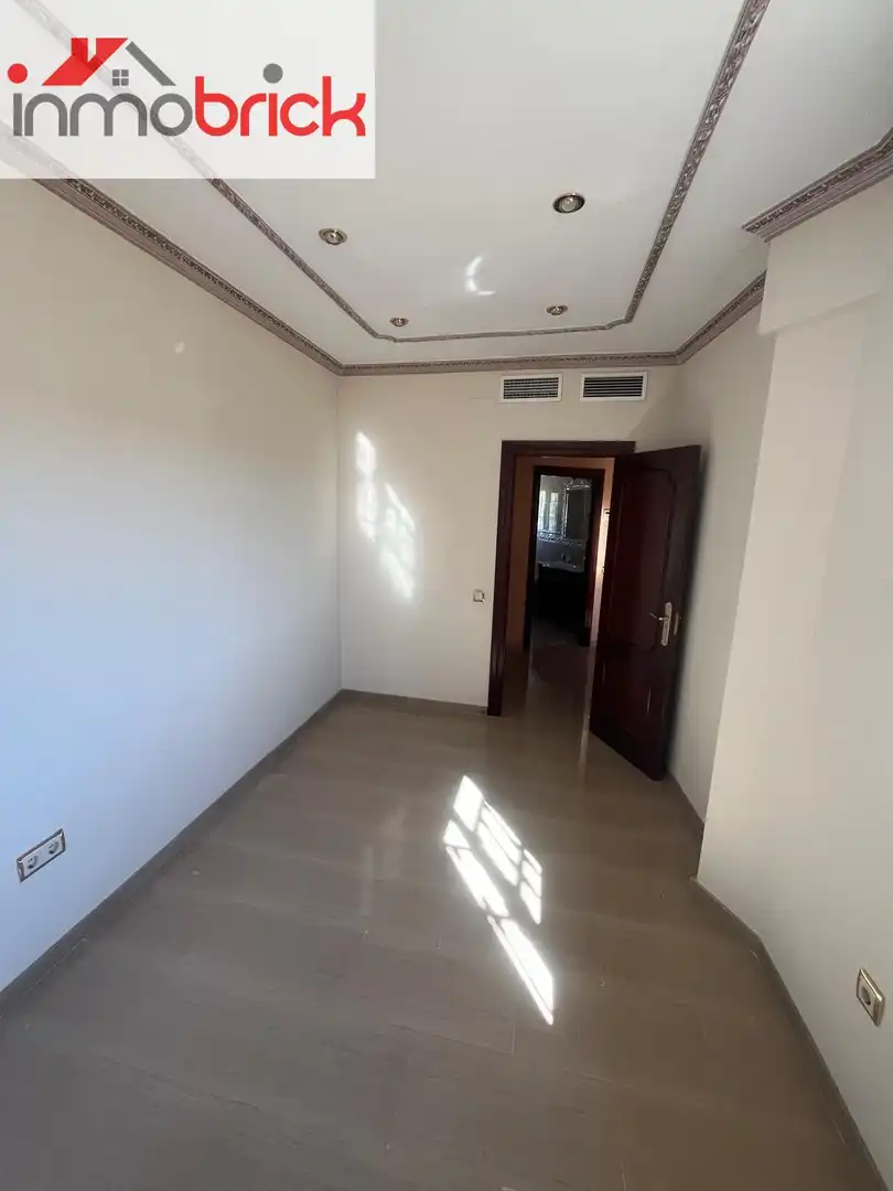 Habitación de Casa o chalet en venta en Lucena con Calefacción, Terraza y Piscina