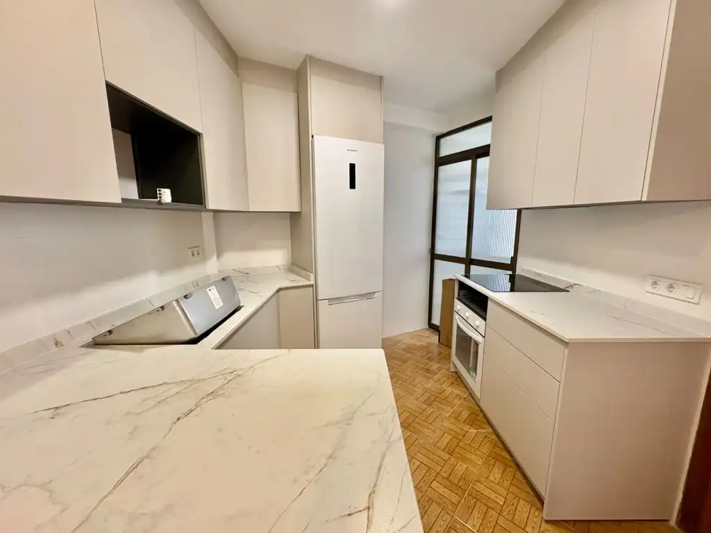 Wohnung mit Aufzug zur Miete in Calle Maestro Priego Lopez
