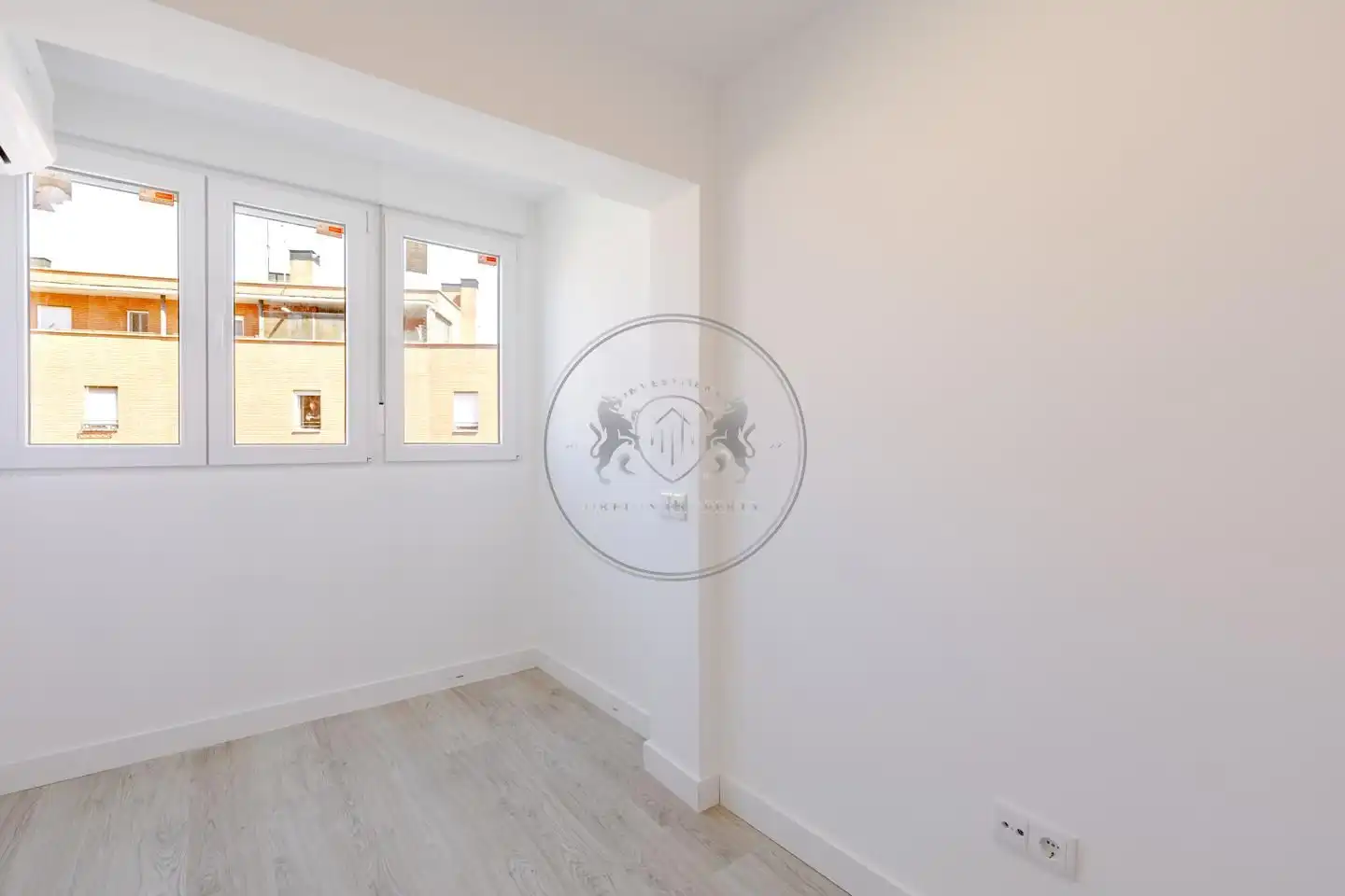 Habitación de Piso en venta en Madrid con Aire acondicionado y Alarma