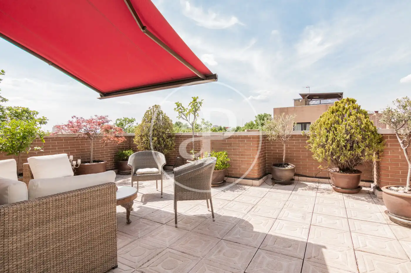 Terrassa de Àtic de lloguer en Madrid amb Aire condicionat, Calefacció i Jardí privat