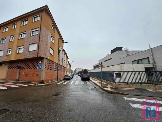 Local comercial en Alquiler en San Isidro esq. San Juan de la Cruz en Trobajo del Camino