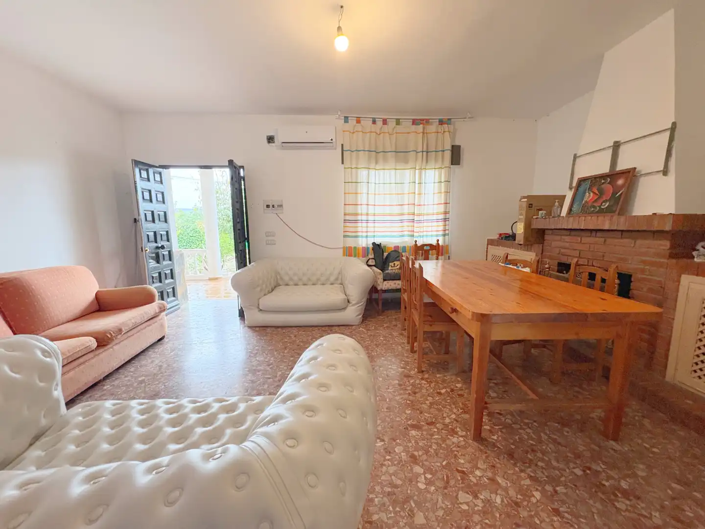 Wohnzimmer von Country house zum Verkauf in Alhaurín de la Torre mit Klimaanlage, Privatgarten und Terrasse