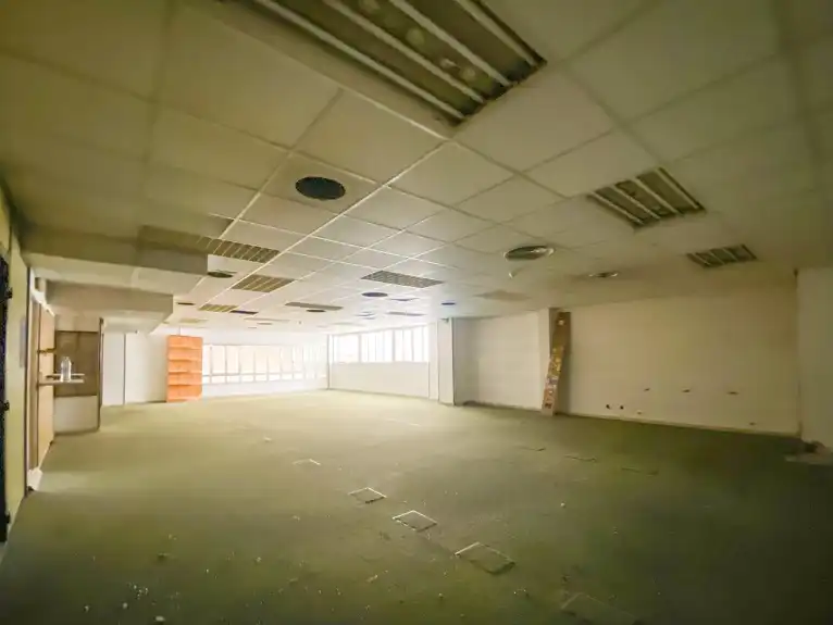 Büro zum Verkauf in Calle Postas 32