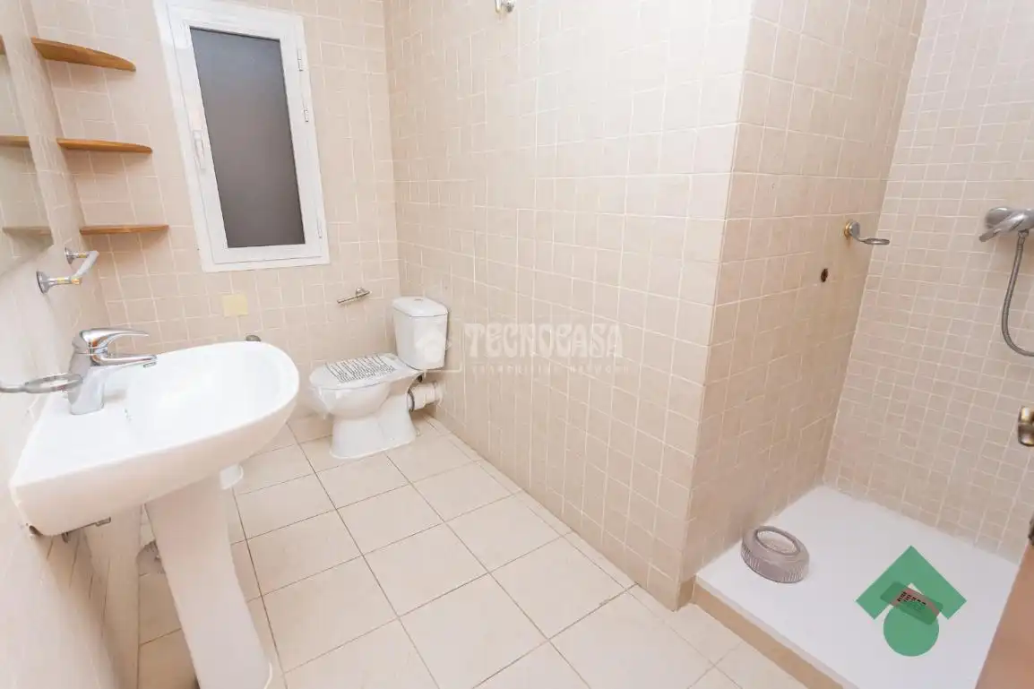 Bathroom of Flat for sale in Algeciras