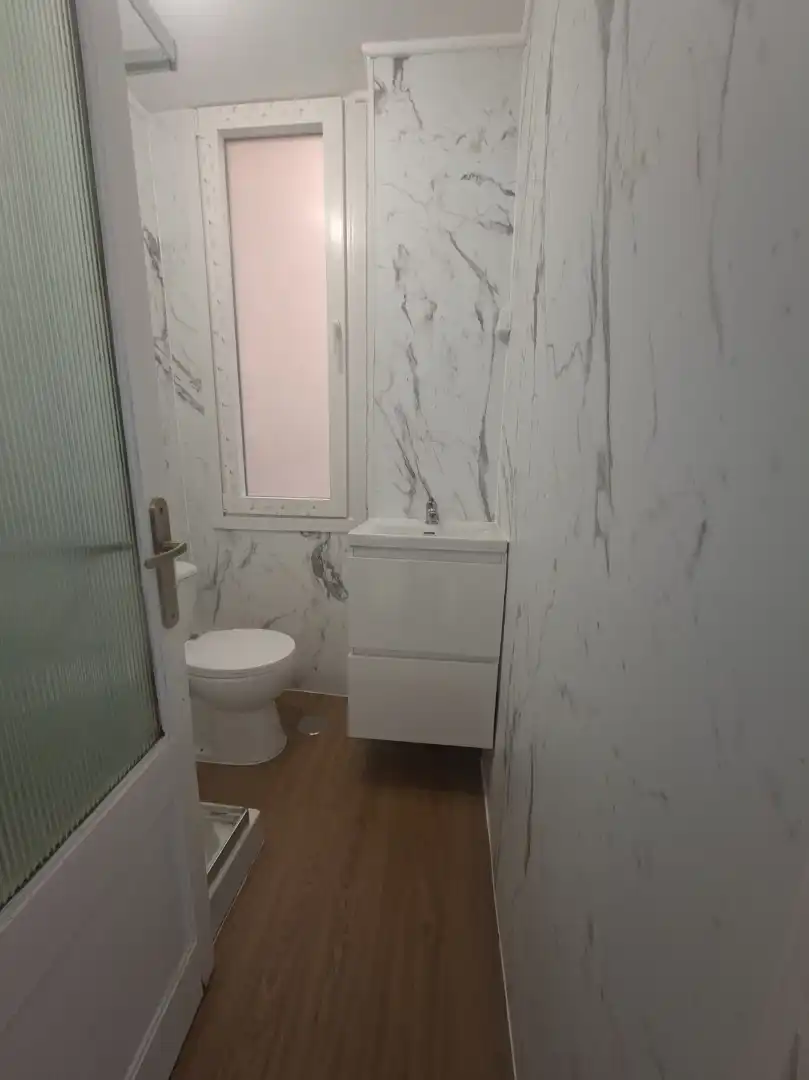 Bathroom of Apartments for rent in Ferrol  with Heating, Oven and Washing machine