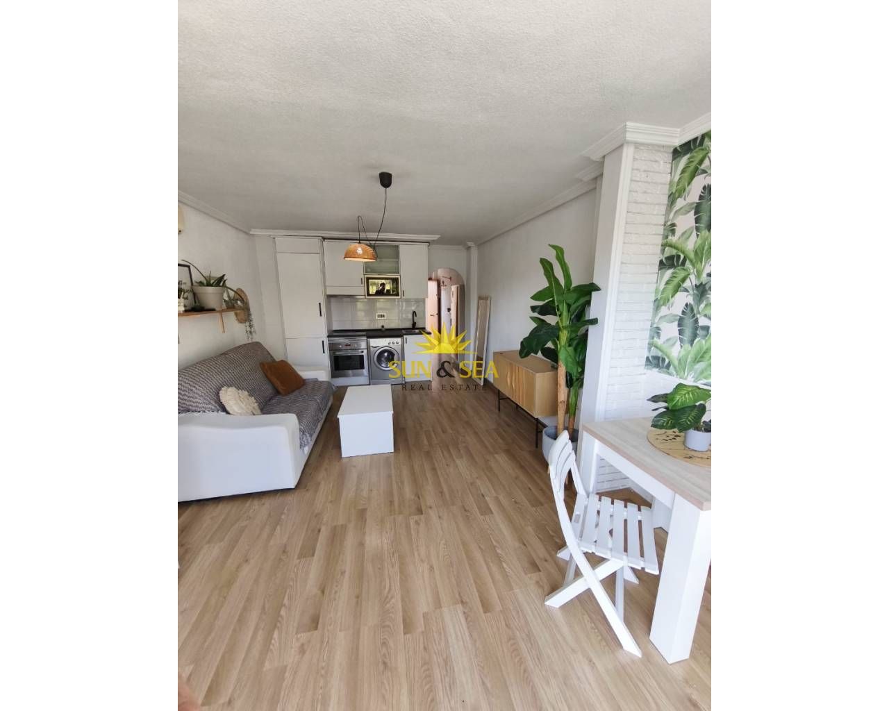 Dormitori de Apartament de lloguer en Alicante / Alacant amb Calefacció, Piscina i Moblat