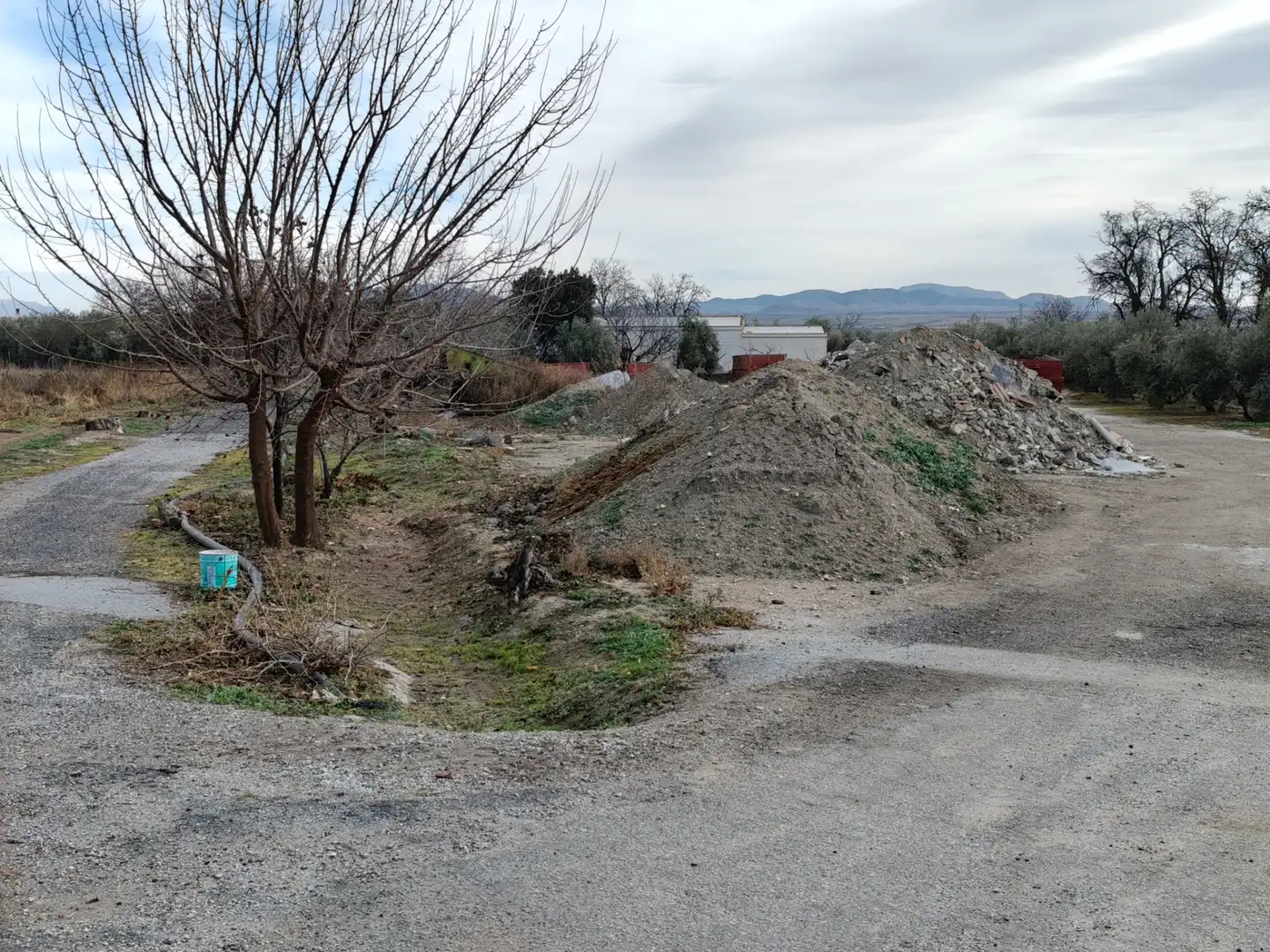 Fabrikhallen zum Verkauf in Baza