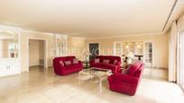 Sala d'estar de Casa o xalet en venda en Tiana amb Aire condicionat, Terrassa i Piscina