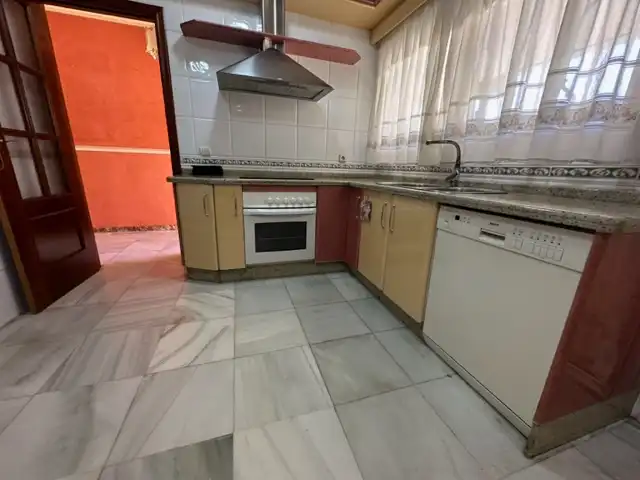Cocina de Casa adosada en venta en Huelva con Aire acondicionado, Calefacción y Jardín privado