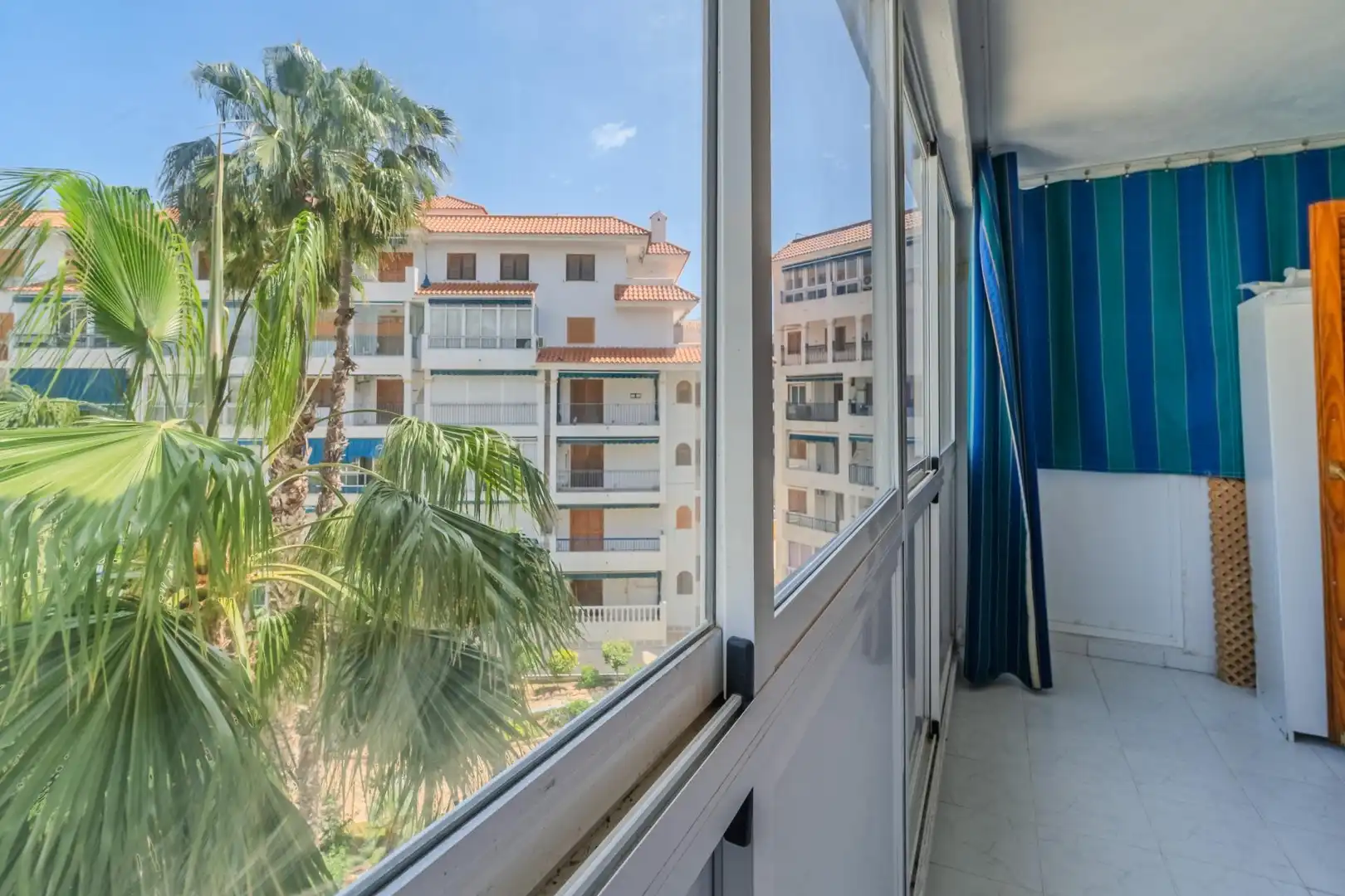 Habitación de Apartamento en venta en Torrevieja con Jardín privado, Terraza y Amueblado