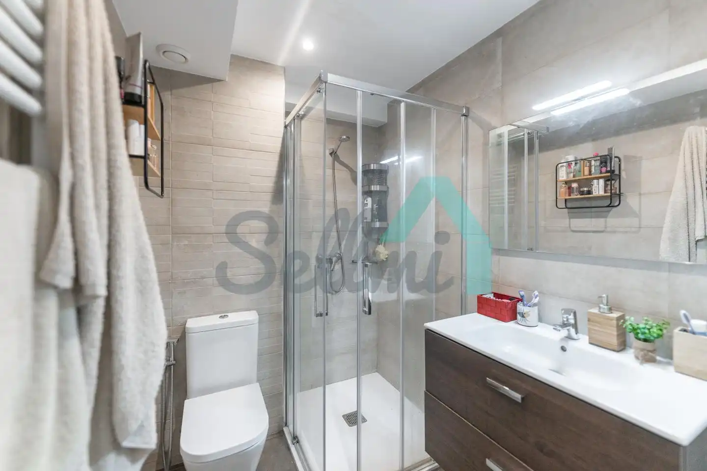 Baño de Piso de alquiler en Gijón  con Calefacción y Amueblado