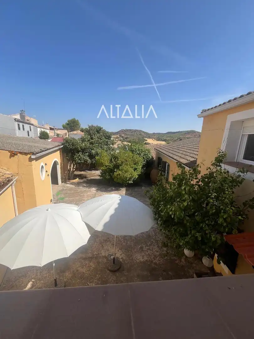 Vista exterior de Casa o xalet en venda en Torrejoncillo del Rey amb Calefacció, Terrassa i Alarma
