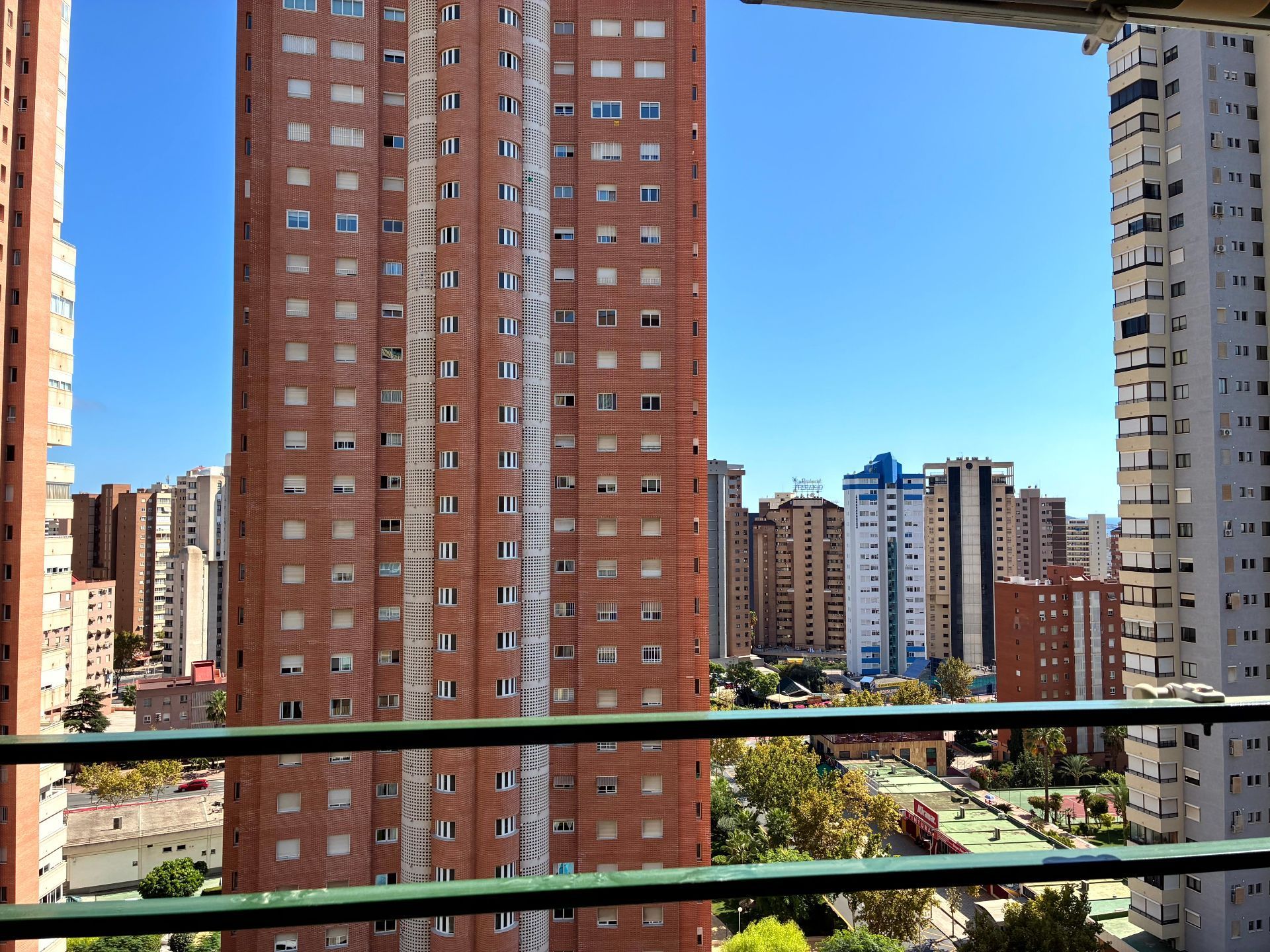 Exterior view of Apartment to rent in Benidorm  with Air Conditioner, Heating and Community pool
