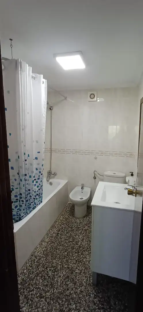 Baño de Piso de alquiler en Málaga con Amueblado