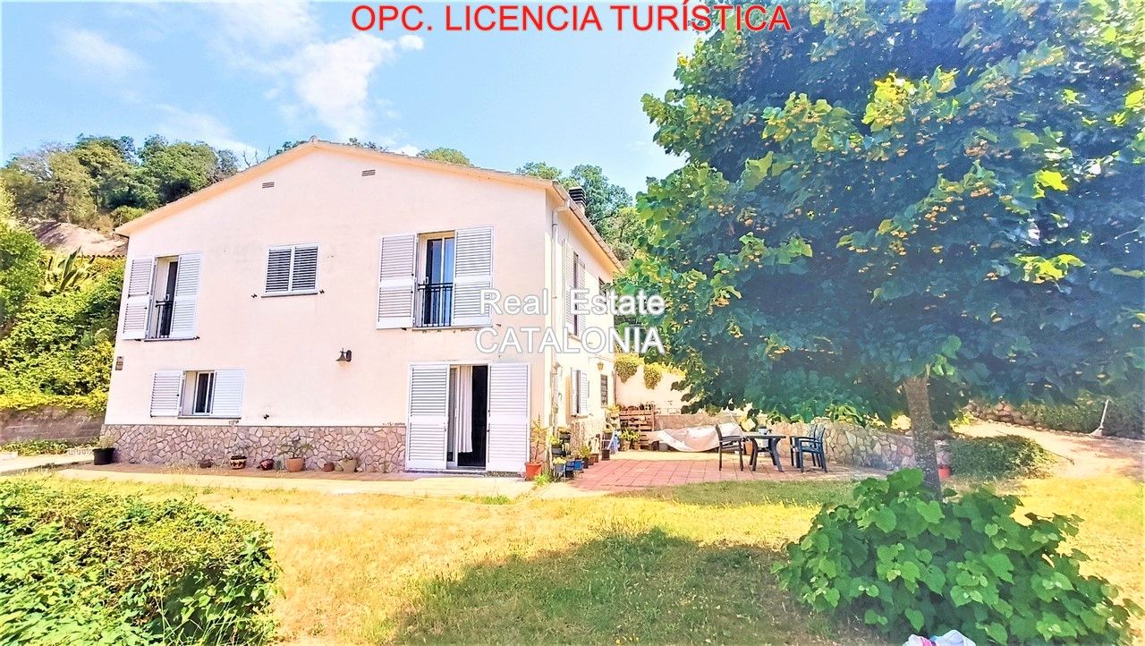 Vista exterior de Casa o xalet en venda en Lloret de Mar amb Calefacció, Jardí privat i Terrassa