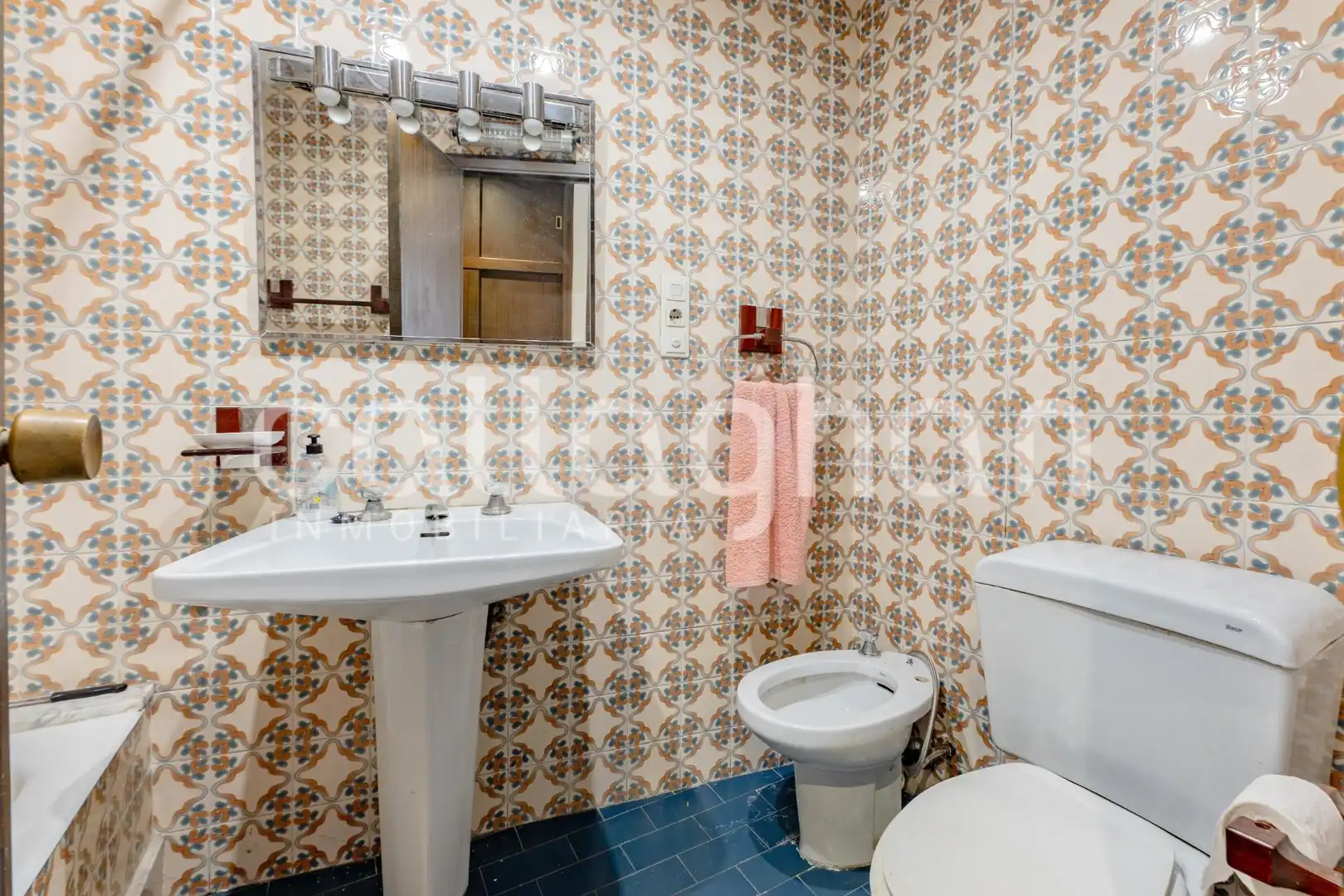 Bathroom of Flat for sale in Valencia