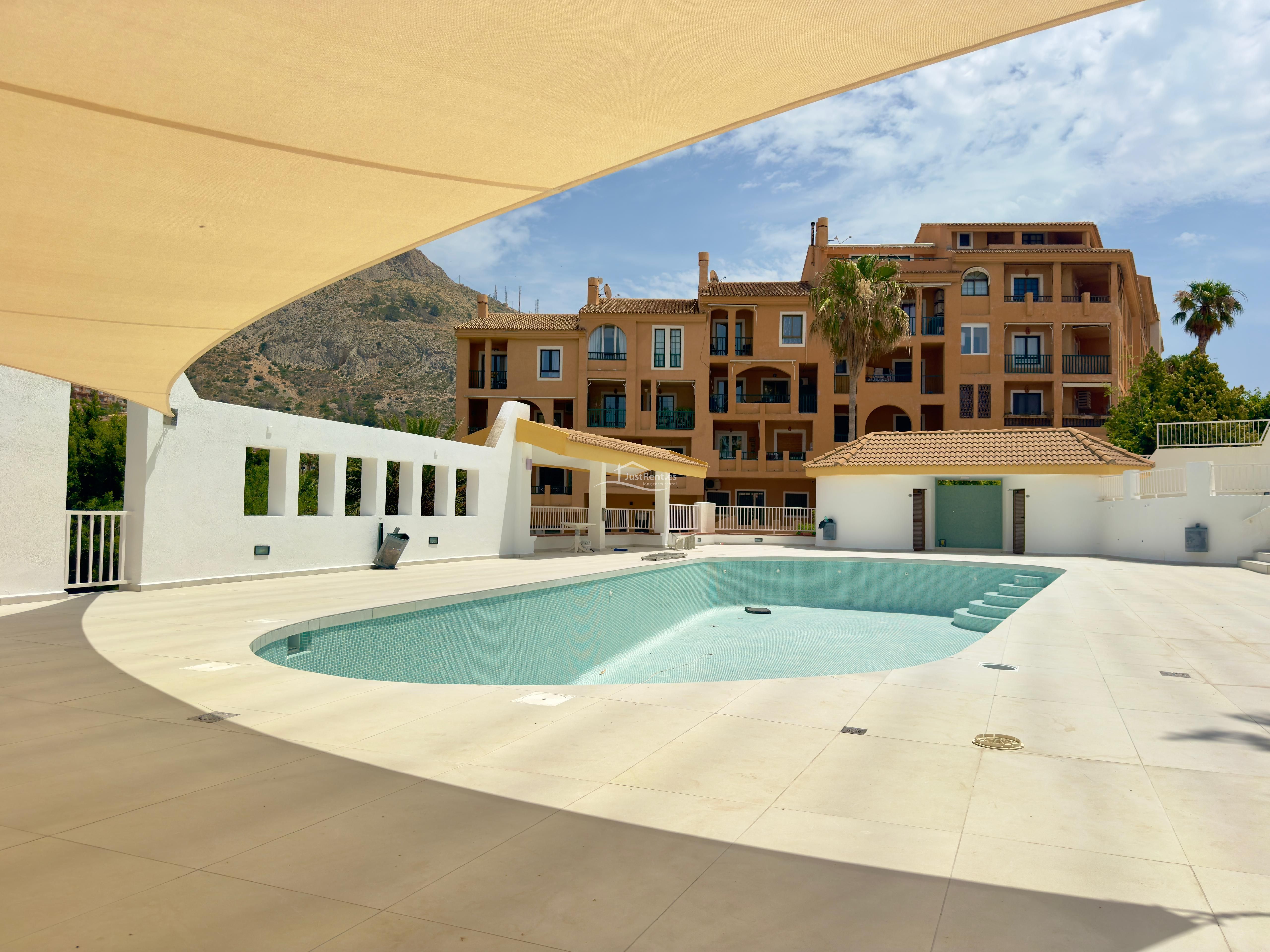 Piscina de Estudi de lloguer en Altea amb Aire condicionat, Jardí privat i Jacuzzi