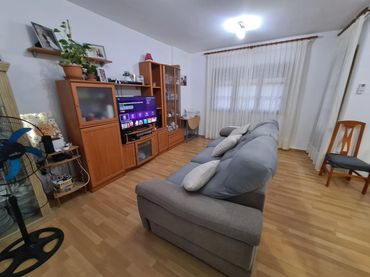 Dúplex amb ascensor en venda a Roquetes