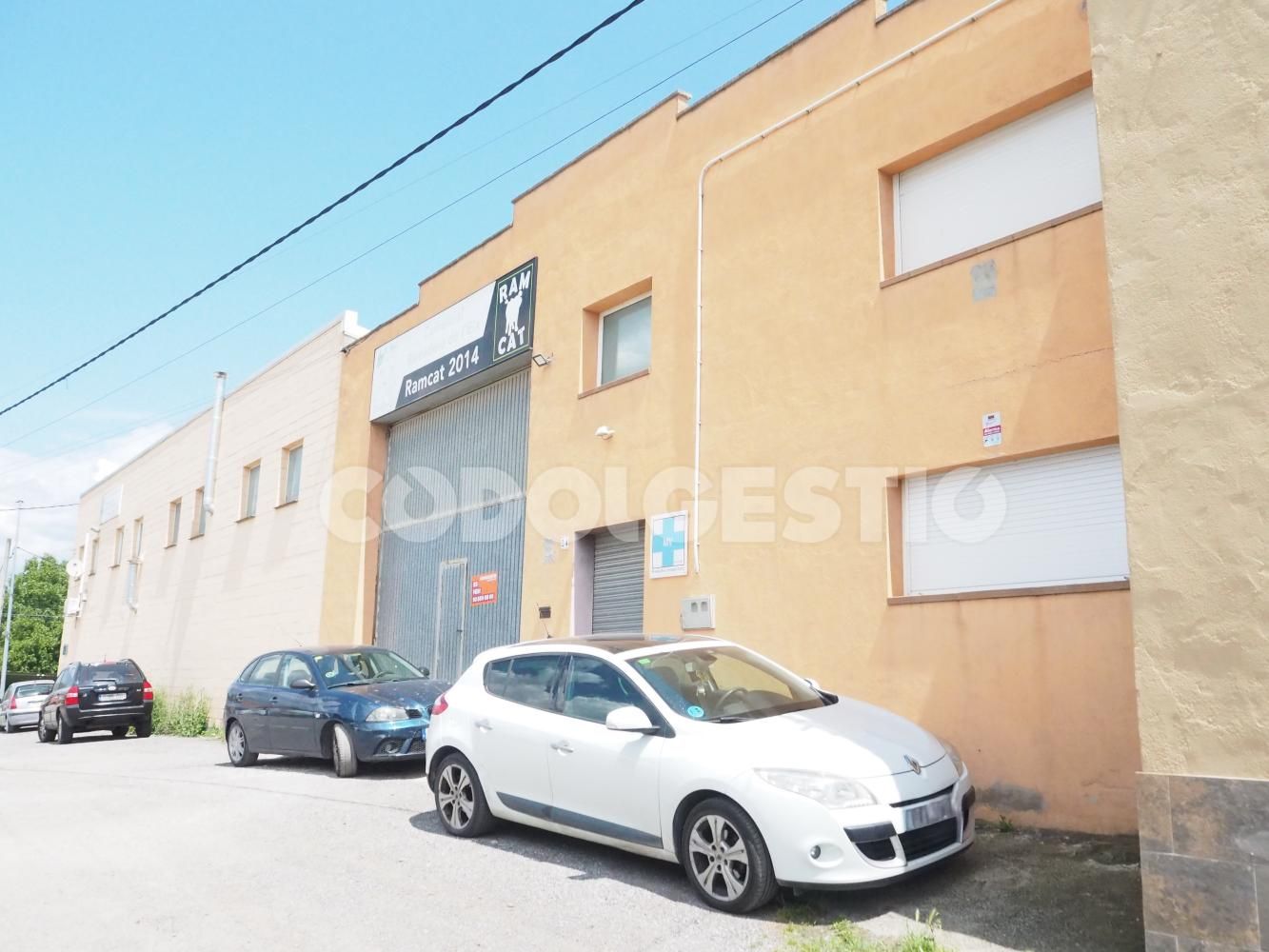 Vista exterior de Nau industrial en venda en Manlleu
