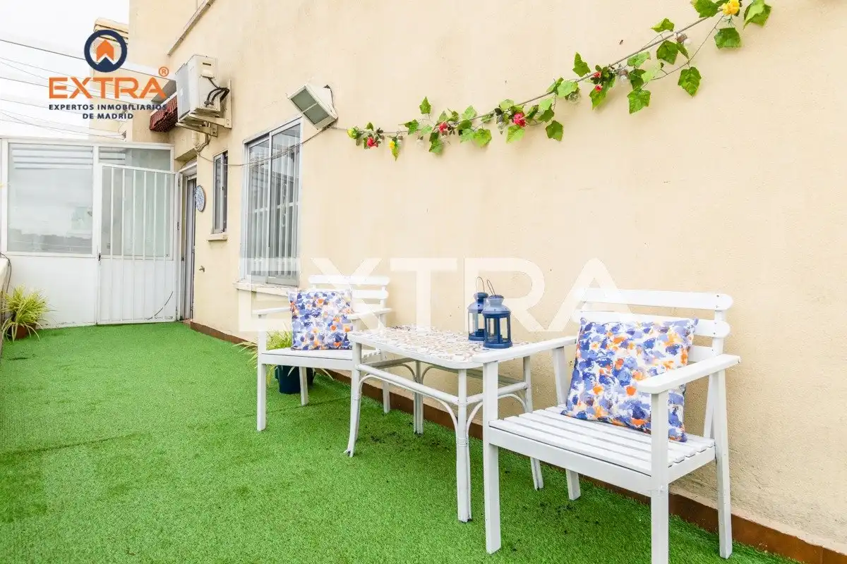 Attic for sale in Avenida Ciudad de Barcelona, Adelfas