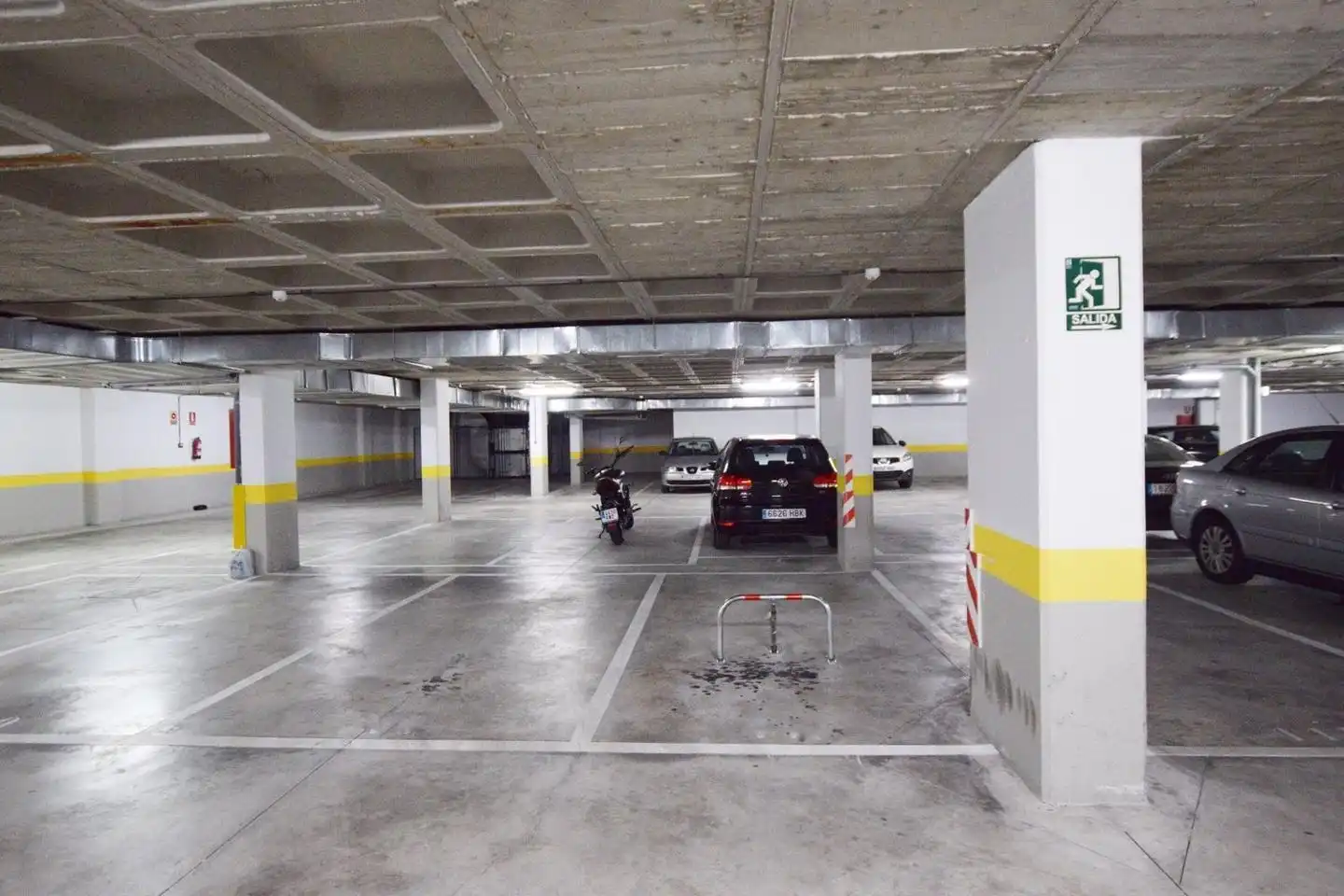 Parking de Piso en venta en Madrid con Aire acondicionado, Calefacción y Trastero