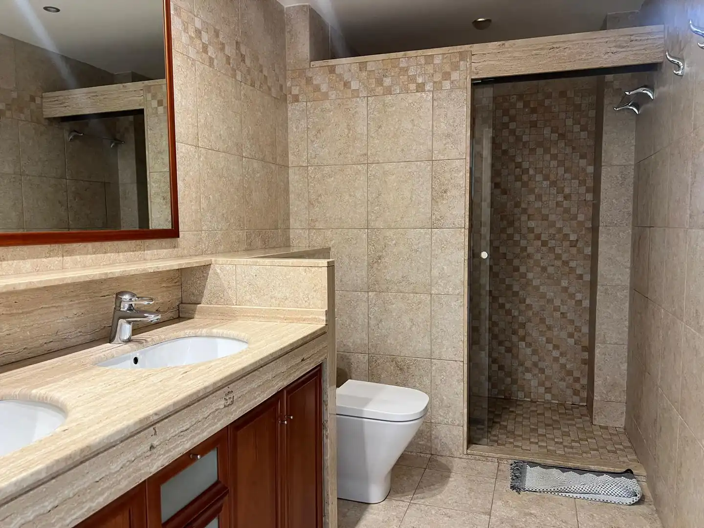 Bathroom of Flat for rent in Barcelona  with Air Conditioner, Heating and Private garden
