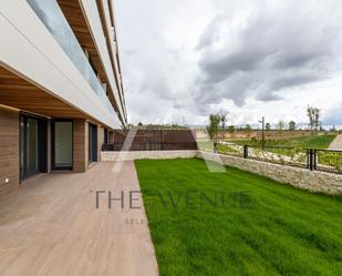 Terrassa de Planta baixa de lloguer en La Moraleja amb Aire condicionat, Terrassa i Piscina