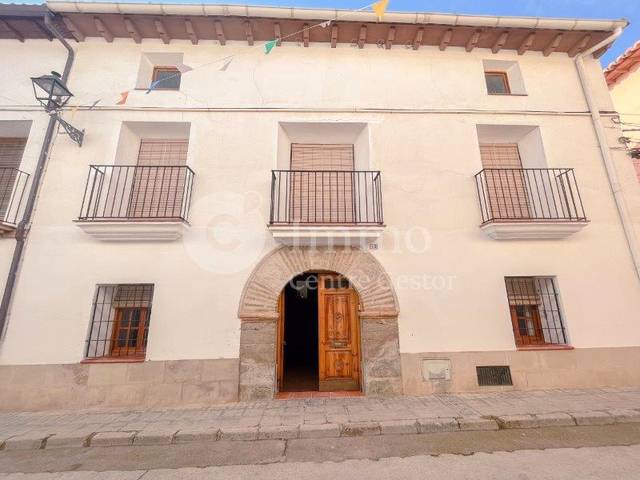 Casa-chalet en Venta en Calle Ramón J. Sender en Villanueva de Sigena