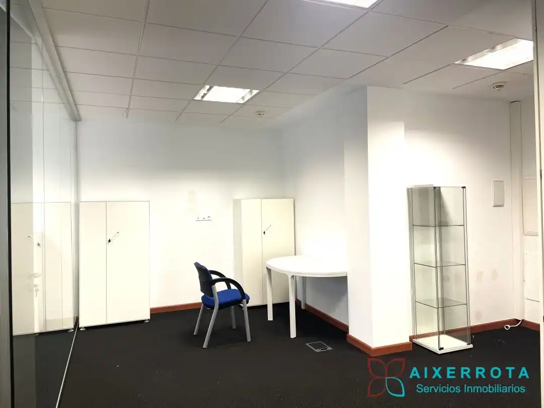 Office for rent in Derio  with Air Conditioner, Heating and Furnished