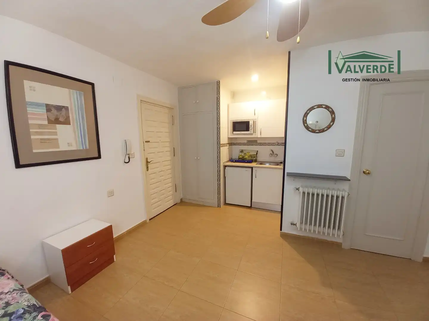 Cocina de Estudio de alquiler en Granada con Calefacción, Amueblado y Lavadora