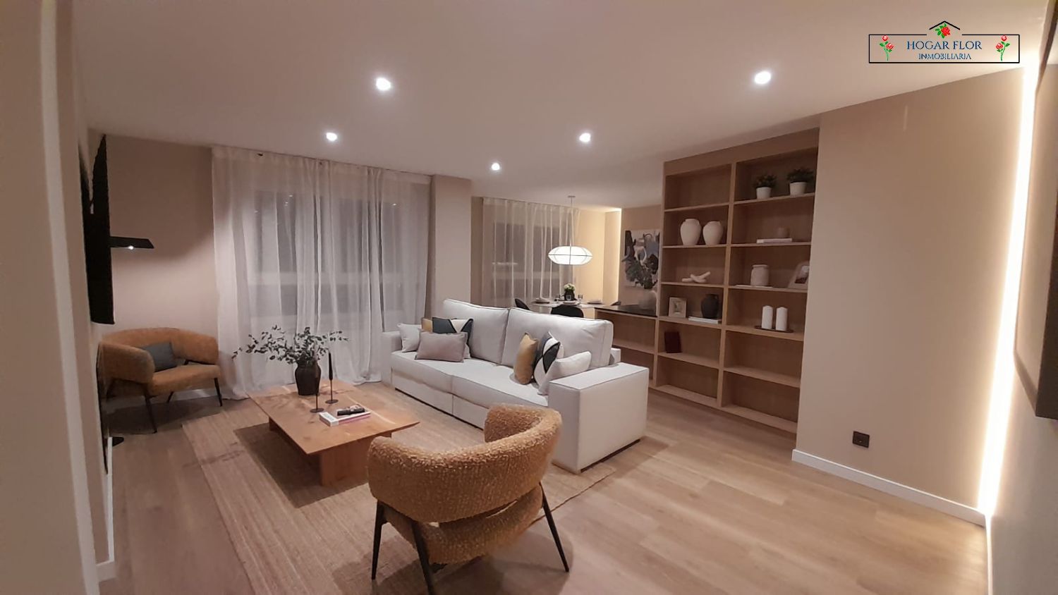 Sala d'estar de Pis en venda en Salamanca Capital amb Calefacció i Balcó