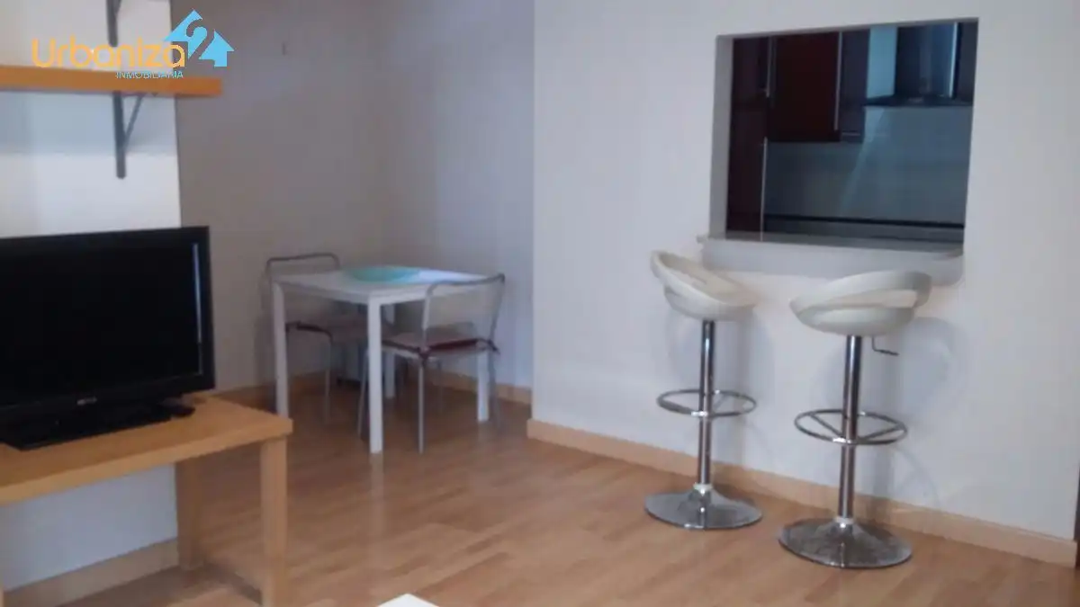 Apartament en venda a Calle Enrique Sánchez de León, Carretera de Sevilla - Los Montitos