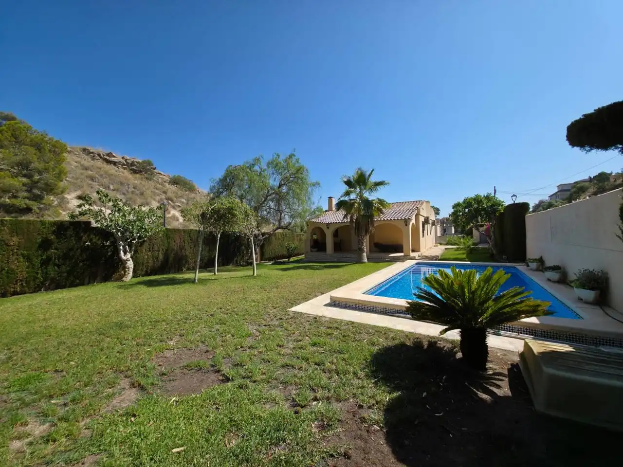 Garden of Houses for sale in El Campello  with Air Conditioner, Terrace and Swimming Pool