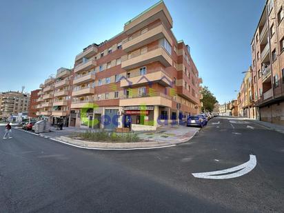 Exterior view of Flat for sale in Salamanca Capital