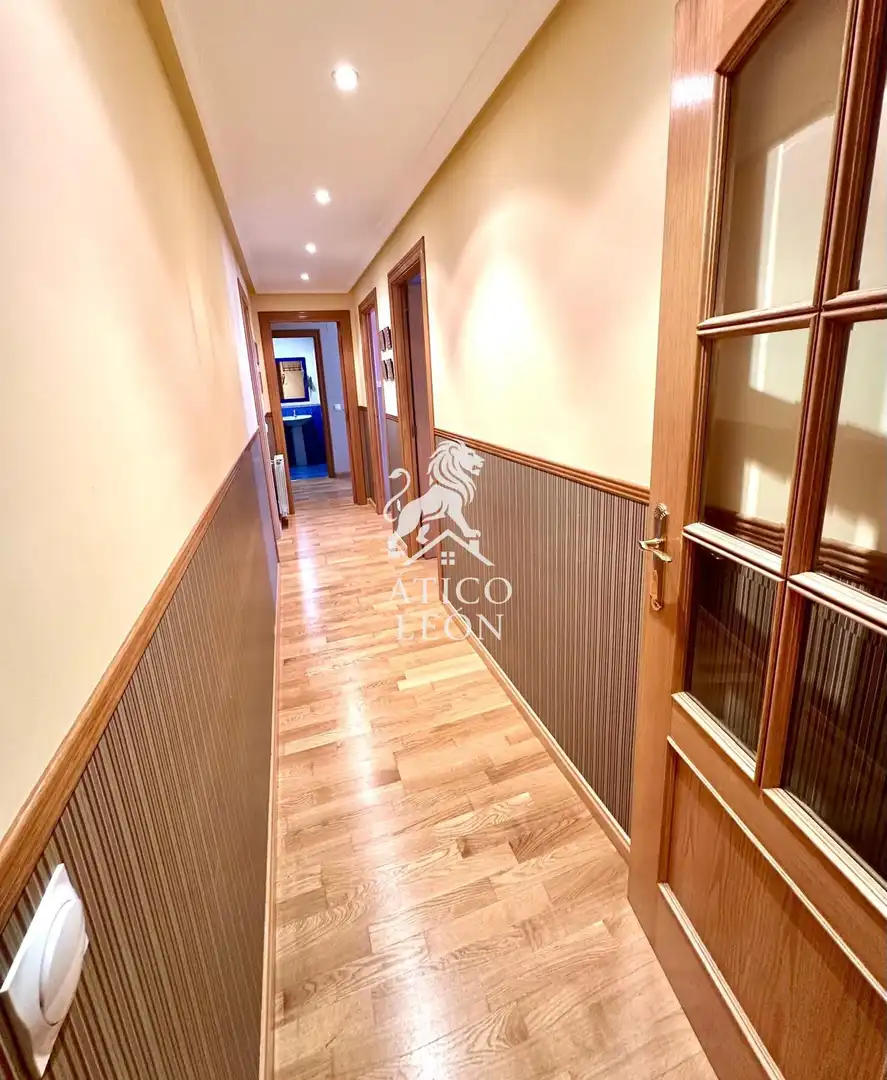 Piso en venta en León Capital  con Calefacción, Terraza y Trastero
