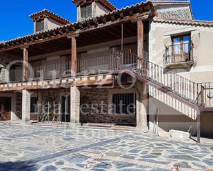 Vista exterior de Casa o xalet en venda en Herreruela amb Jardí privat i Terrassa