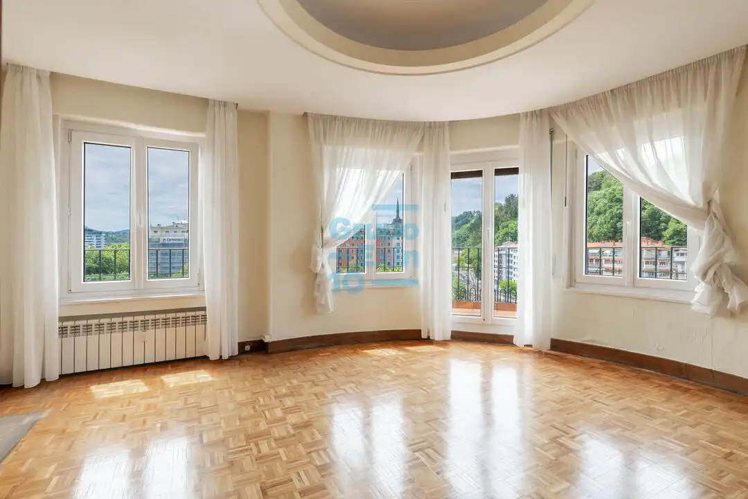 Attic for sale in Amara Zaharra - Arbaizenea