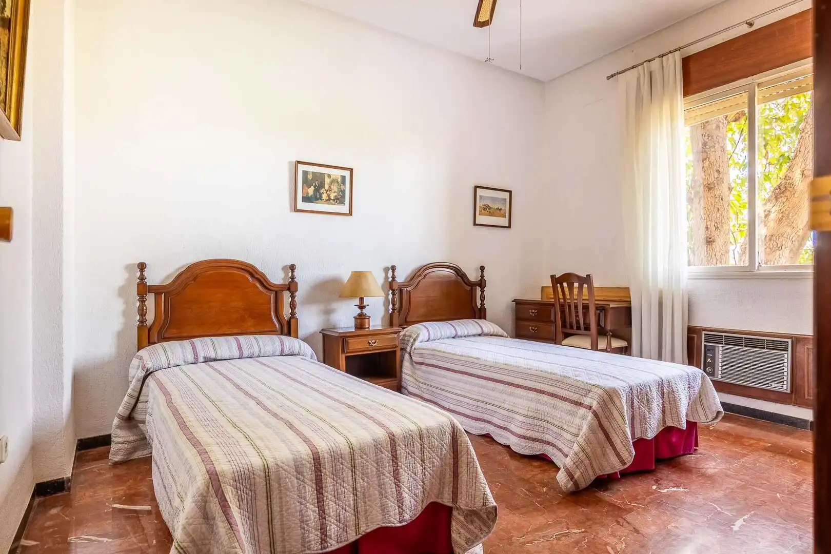 Habitación de Finca rústica en venta en Sanlúcar la Mayor con Calefacción, Jardín privado y Terraza