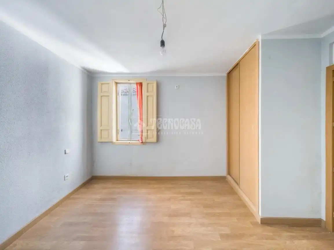 Habitación de Piso en venta en Madrid con Alarma